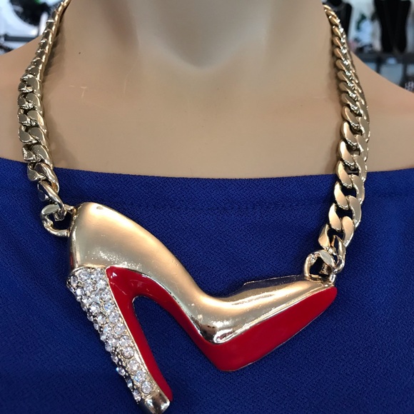 Jewelry - VINTAGE HEEL NECKLACE